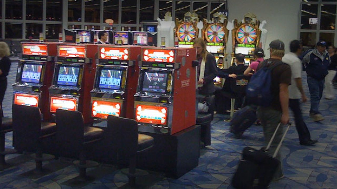 Airport Slot Machines - Should You Play Them?